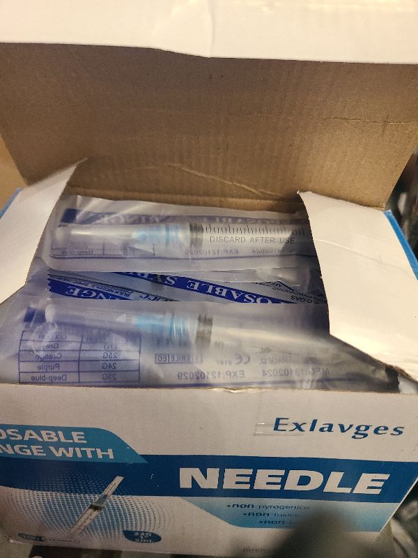 Photo 1 of 100 Pack Disposable 3ml/cc Lab Syringes with 23Ga 1 Inch Needle Luer Lock, Individually Sealed Packed