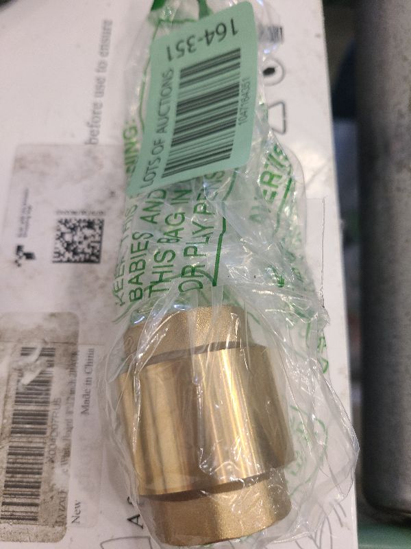 Photo 1 of 3/4" NPT Brass Vertical Check Valve, NPT Thread Vertical Lead-Free In-Line Spring Check Valve, Non Return One Way Counterflow Valve to Prevent the Medium Backflow for Oil Water Gas Air DN20