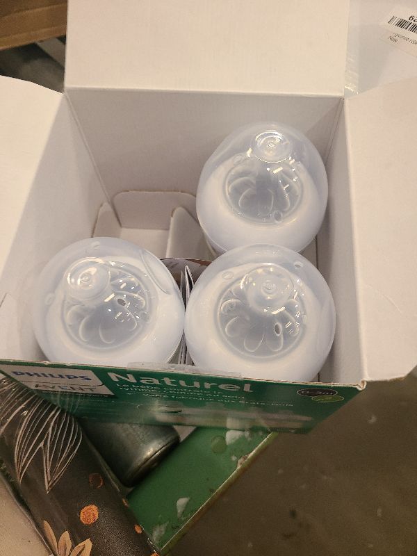 Photo 1 of **ONLY 2 BOTTLES**
Philips Avent Natural Glass Baby Bottles with Natural Response Nipples (Slow Flow, Flow 2), 4oz, 3 Pack, SCY910/04
