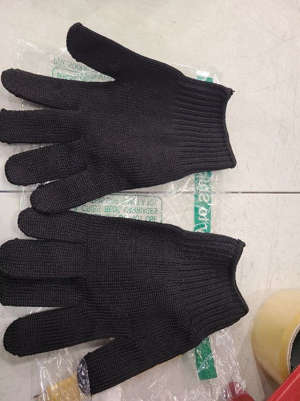 Photo 1 of alfyng Bird Training Anti-Bite Gloves, Small Animal Handling Gloves, Chewing Protective Gloves for Small Animal Pet Squirrels Hamster Parrotlets Cockatiels Finch Macaw (1 Pair)