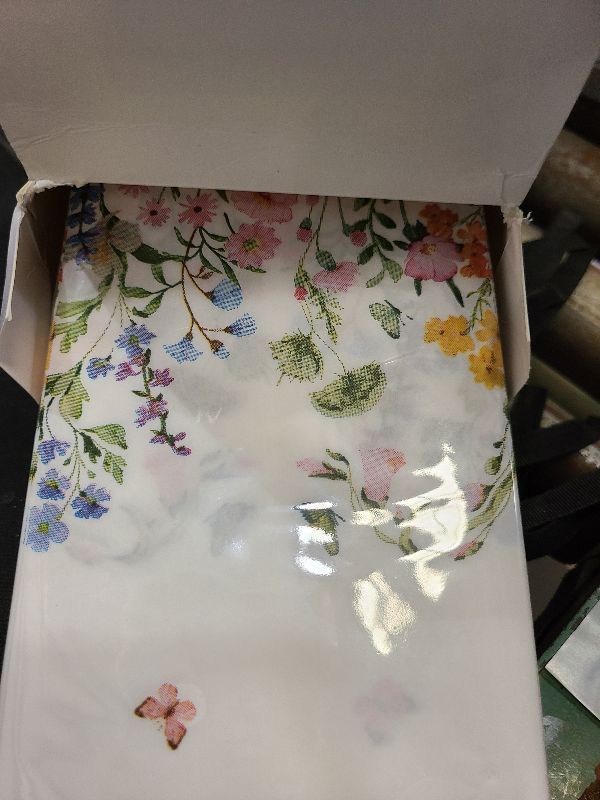 Photo 1 of 100Pcs Disposable Floral Paper Napkins Decorative Bathroom Napkins Guest Disposable Wild Flower Hand Towels Dinner Party Napkins for Wedding Birthday Party Baby Shower