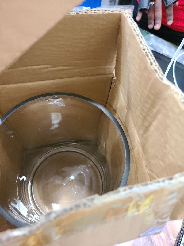 Photo 1 of 6" Wide 8" High Large Hand Blown Sturdy Clear Cylinder Glass Vase, Centerpiece Flower Vase for Rose, Tulip, Boquets, Hurricane Candle Holder (1, 6"x8")