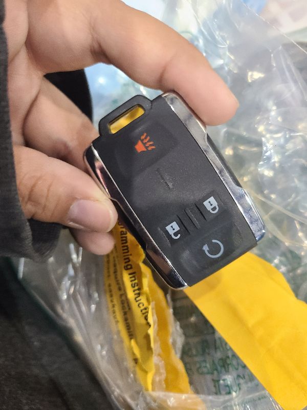 Photo 1 of Key Fob Replacement Keyless Entry Remote Start Fits for GMC Sierra Chevrolet Silverado 1500 2500 3500 2014 2015 2016 2017 2018 2019 2020 GMC Canyon Chevy Colorado 2015-2021 M3N32337100 Chrome set of 1