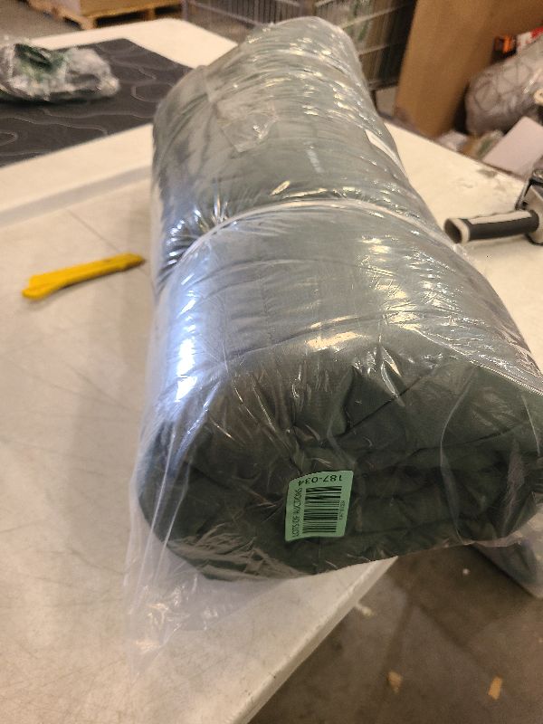 Photo 1 of Elegear King Cooling Comforter for Hot Sleepers, Arc-Chill 3.0 Cool-to-Touch Fabric with Breathable Air Mesh Filling, Lightweight All-Season Temperature-Regulating Cooling Blanket Quilt, Green