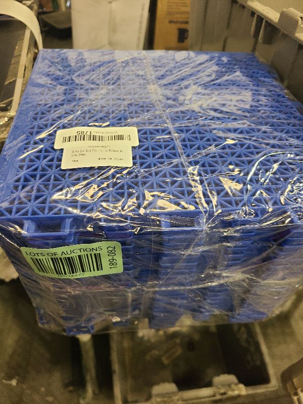 Photo 1 of 20Pcs Pool Drainage Mat,10.3" x 10.3"above Ground Walkways, Pool Mat with Multiple Splicing Methods to Prevent Dirt from Entering The Pool,Interlocking Plastic Floor for Pools, Spas, Passways