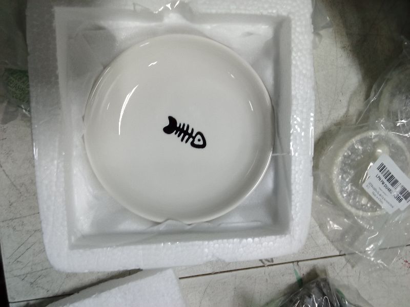 Photo 1 of 3Pcs Cat Food Bowls, Ceramic Cat Food Bowls with Nonslip Silicone Bottom, Anti Whisker Fatigue Cat Plates for Indoor Cats, Ceramic Pet Bowl with Wide Shallow Kitten Dishes for Dry and Wet Food
