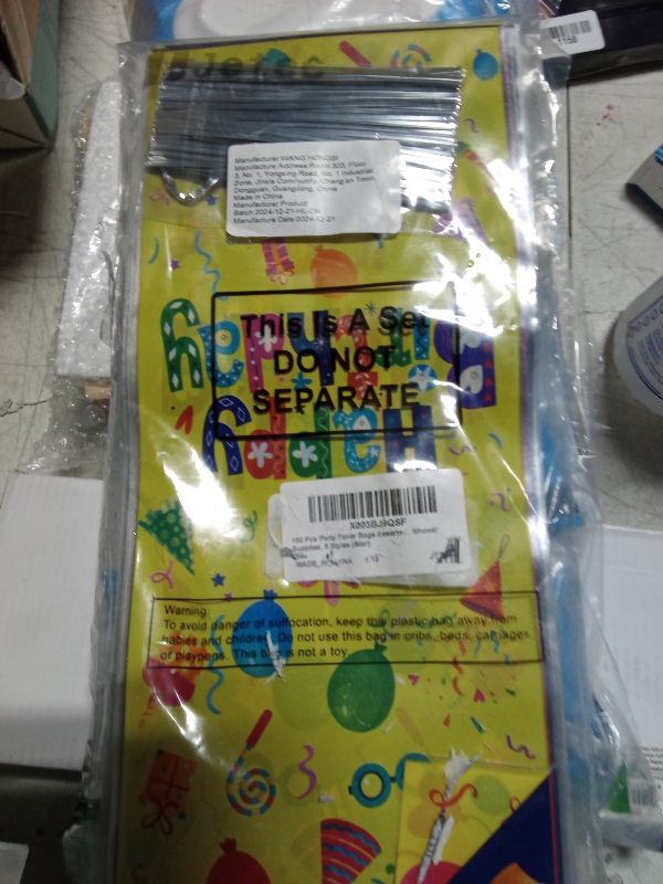 Photo 1 of 150 Pcs Party Favor Bags Assorted Colors Cellophane Birthday Cellophane Treat Goody Bags with 200 Twist Ties for Kids Birthday Party Decorations Baby Shower Supplies, 5 Styles(Star)