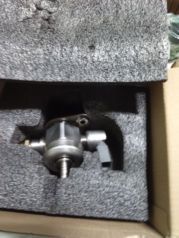 Photo 1 of 2008-2018 High Pressure Fuel Pump Compatible for Audi A3 Q3 TT TT Quattro 2008-2018, for Volkswagen Beetle CC Eos GTI Jetta Passat 2008-2018, L4 1.8L 2.0L, Replaces 0261520472, 06H127025Q