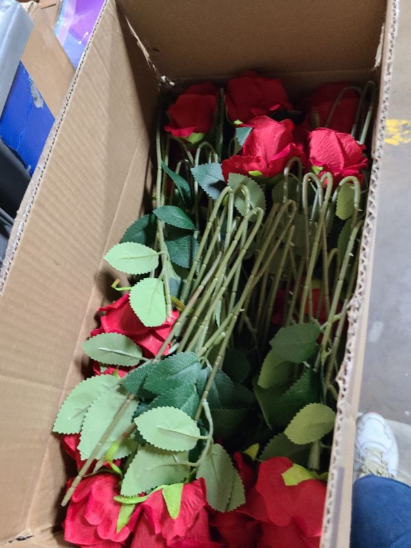 Photo 1 of 50 PCS Fake Red Roses, Artificial Red Flowers Bulk Realistic Silk Faux Rose with Stems for Wedding Decoration Anniversary Bridal Bouquet DIY Floral Arrangement Romantic Home Decor Gifts