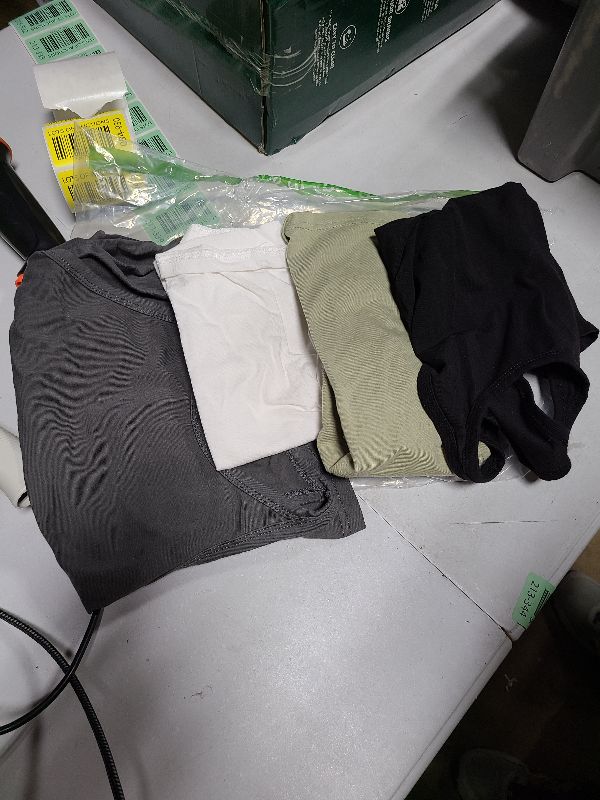 Photo 1 of 4 Pieces Women Basic Crop Tank Tops Sleeveless Racerback Sports Crop Tops for Daily Wearing (Medium, Black, Gray, Olive, Light Gray, White)