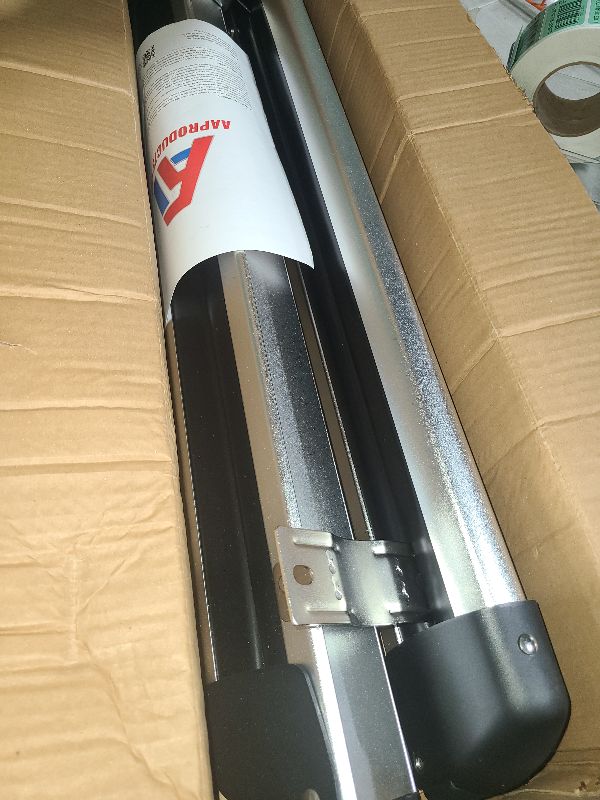 Photo 1 of AA Products 33'' Aluminum Universal Ski Roof Rack Fits 6 Pairs Skis or 4 Snowboards