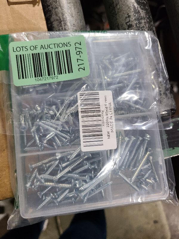 Photo 1 of 220Pcs Wood Screws Assortment Kit, High-Hardness Drywall Screws, Premium Assorted Long Screws Set Suitable for Drywall. They Come in 5 Sizes (#6 x 5/8", #6 x 3/4", #6 x 1, #6 x 1-1/4", #8 x 1-1/2")