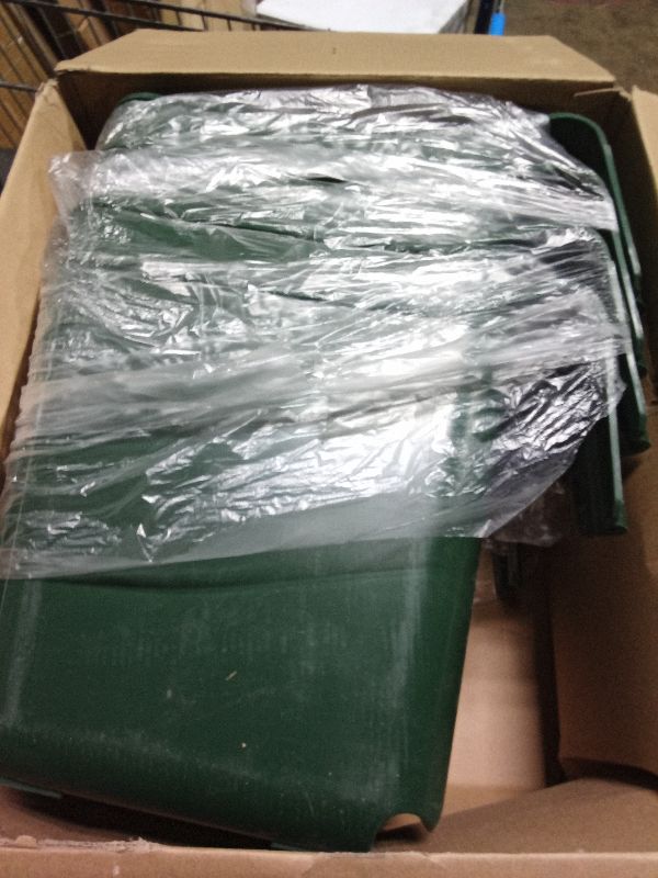 Photo 1 of 4 Pack 15 Quart Horse Feeders for Stall Hook Over Hanging Fence Hay Feeder Mountable Livestock Plastic Feed Bucket for Farm Stalls Pasture, Stable to Feed Horses Sheep Cattle Cows Etc(Green)