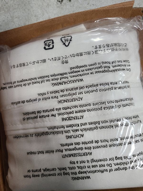 Photo 1 of Amazon Basics 400 Thread Count Cotton Pillow Case, Standard, 30" L x 20" W, White - Set of 2, Pillows Not Included