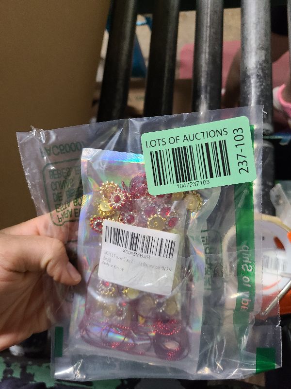 Photo 1 of 100pcs Sew on Rhinestones Crystal Gems Sunflower with Gold Claw Mixed 8mm 10mm 12mm 14mm for Sewing Dress Clothes Shoes Wedding Decoration (04 Red)