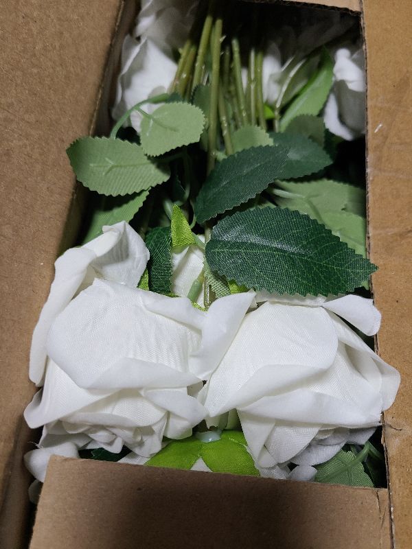 Photo 1 of 50 PCS Fake White Roses, Artificial White Flowers Bulk Realistic Silk Faux Roses with Stems for Wedding Decorations Table Centerpieces Bridal Bouquet DIY Floral Arrangement Event Party Home Decor