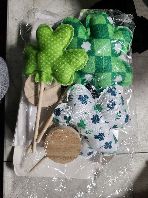 Photo 1 of 5 Pcs St Patrick's Day Table Wood Sign Fabric Shamrock Tabletop Standing Decor Irish Block 3D Rustic Freestanding Table Centerpiece for Wedding Party Farmhouse Fireplace Mantel(Shamrock)