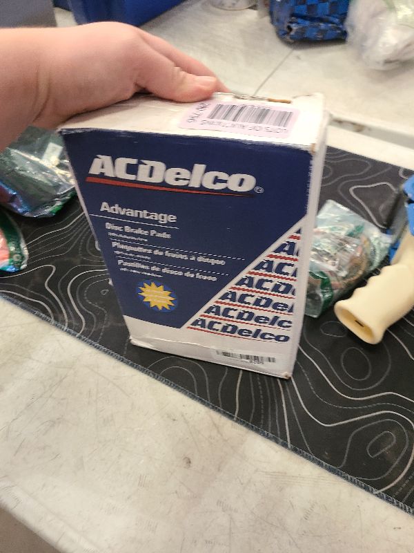Photo 1 of ACDelco Silver 14D1169ACHF1 Ceramic Front Disc Brake Pad Set with Clips