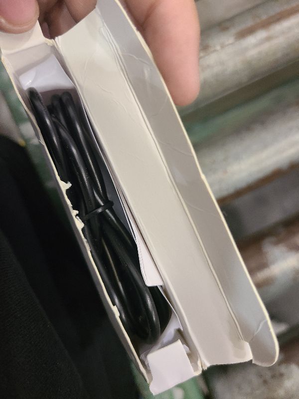 Photo 1 of **MISSING CABLE**
Fast Wireless Charger,20W Max Wireless Charging Pad Compatible with iPhone 16/16 Pro/15/14/13/12/SE/11/XS Max/XR,AirPods;FDGAO Wireless Charge Mat for Samsung Galaxy S25/S24/Note,Pixel/LG G8