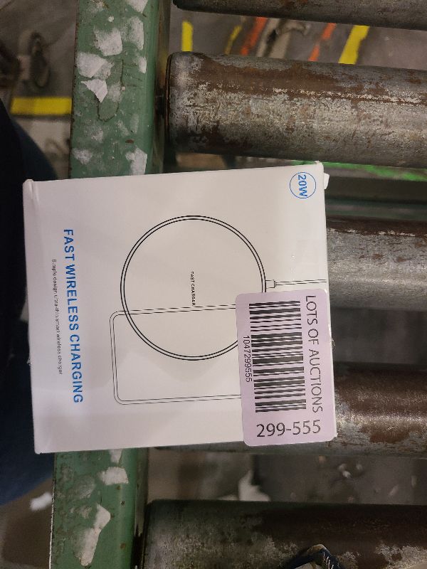 Photo 1 of **MISSING CABLE**
Fast Wireless Charger,20W Max Wireless Charging Pad Compatible with iPhone 16/16 Pro/15/14/13/12/SE/11/XS Max/XR,AirPods;FDGAO Wireless Charge Mat for Samsung Galaxy S25/S24/Note,Pixel/LG G8