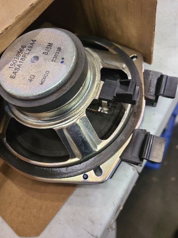 Photo 1 of ACDelco GM Genuine Parts 15038566 Front Door Radio Speaker