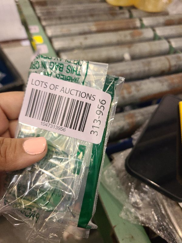 Photo 1 of 18 PCS Twin Needles for Sewing Machine Double Twin Needles Pins Twin Stretch Needles Automatic Needle Threader for Household Sewing Machine Accessories, 3 Sizes 2.0/90, 3.0/90, 4.0/90 with Plastic Box