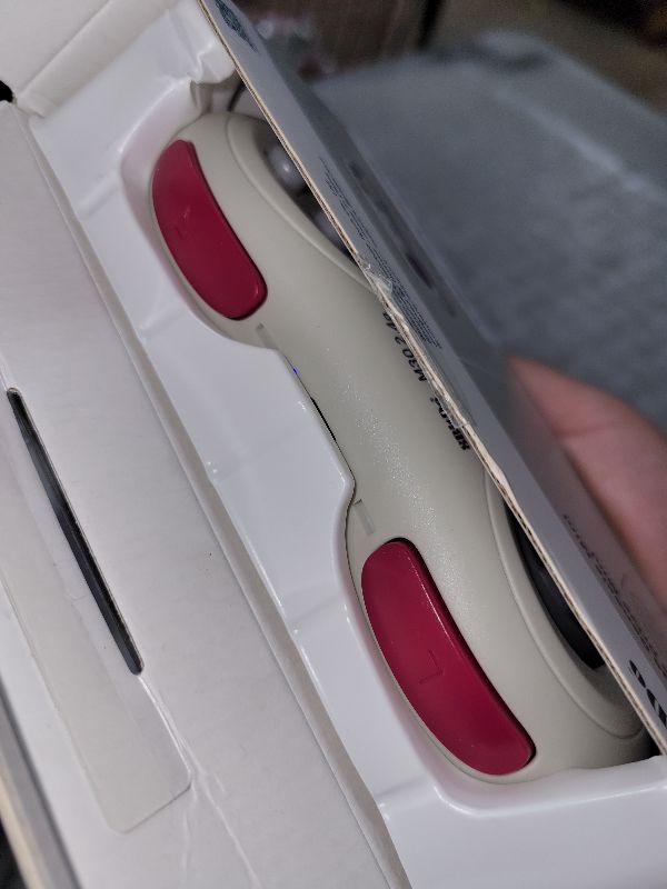 Photo 1 of 8Bitdo M30 2.4G Wireless Gamepad for Sega Genesis Mini and Mega Drive Mini and Switch with 6-Button Layout (White)