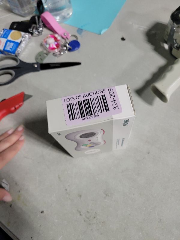 Photo 1 of 8Bitdo M30 2.4G Wireless Gamepad for Sega Genesis Mini and Mega Drive Mini and Switch with 6-Button Layout (White)