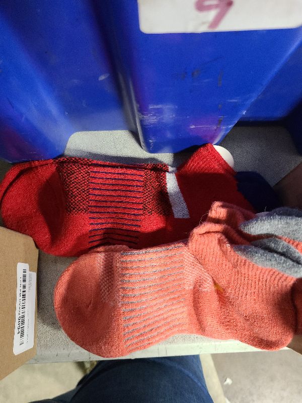 Photo 1 of  6 Pairs Merino Wool Ankle Running Hiking Socks Compression Support Breathable Thick Cushion No Show Socks for Women Men 