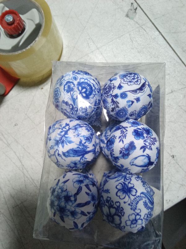 Photo 1 of 12 Pcs Christmas Chinoiserie Ornaments Blue and White Ball Ornaments 2inch Xmas Tree Hanging Ornaments Chinoiserie Fabric Wrapped Christmas Decorations for Xmas Party Tree Decor