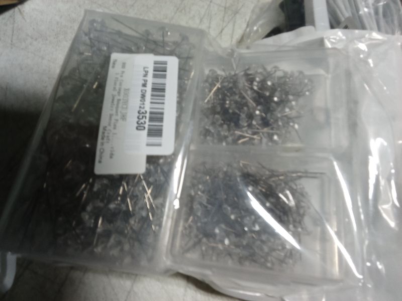 Photo 1 of 800 Pcs Corsage Bouquet Pins 1.5 inch and 2 inch Crystal Diamond Pins Rhinestone Brooch Floral Straight Head Pins Clear Flower Bouquet Diamond Pins for Bouquets Wedding Bridal Anniversaries DIY Craft
