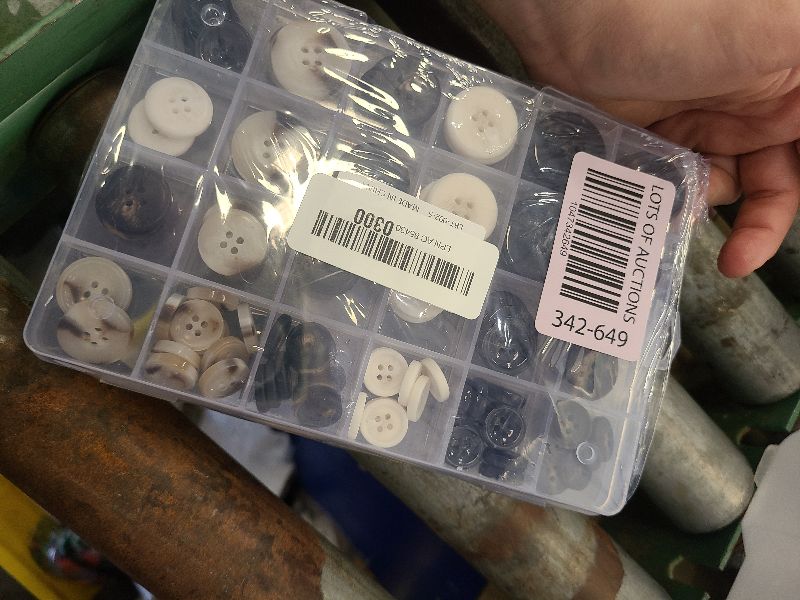 Photo 1 of 110Pcs Mixed Sewing Buttons, 4-Hole Craft Round Blazer Buttons, 5 Color 3 Size (15mm, 20mm, 25mm) Suit Coats Resin Button, Suitable for Variety Clothing Sewing, DIY Craft (Black & White)