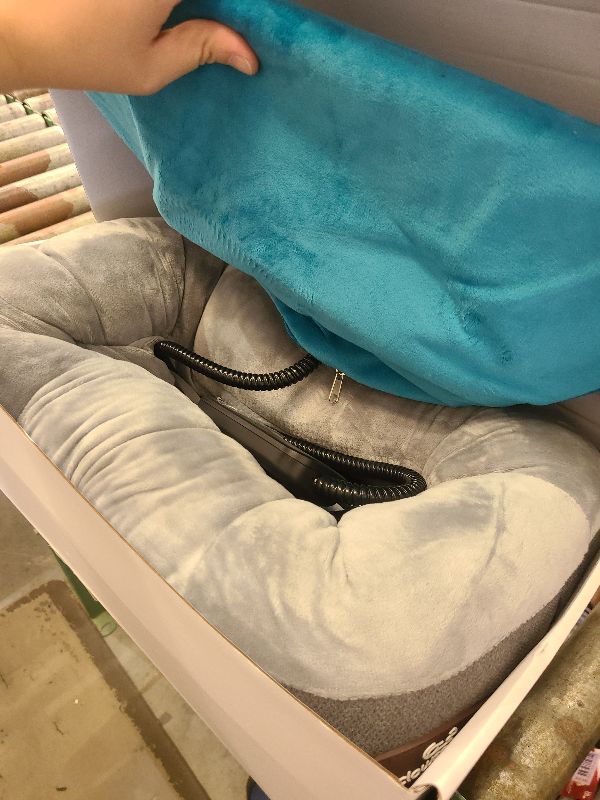 Photo 1 of 20" Soft & Cozy Donut Heated Pet Bed with Time & Temp Adjustable Pet Heating Pad for Indoor Cat, Electric Bed Heater Warmer for Kitten Cat