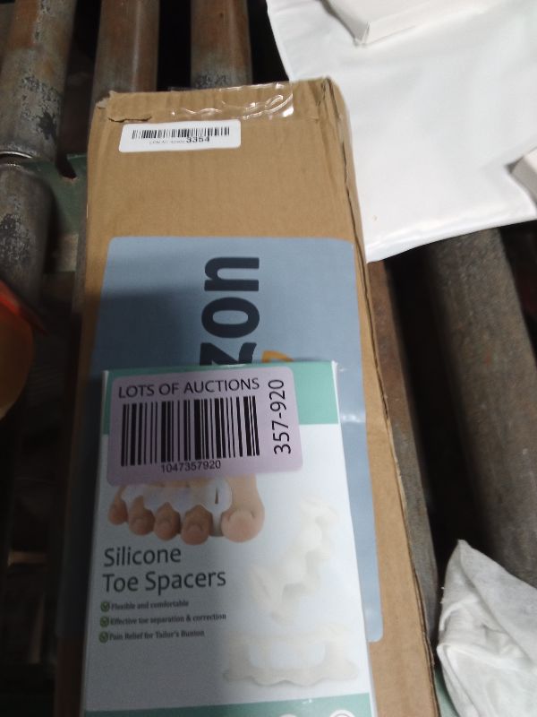 Photo 1 of 2Pairs Toe Separators Toe Spacers for Women Men to Correct Bunion, Relieve Feet Pain, Foot Alignment, Toe Straighteners for Hammertoes, Plantar Fasciitis (M, Women Shoe Size 9-12.5, Men: 7-11)
