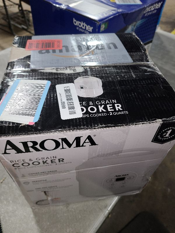 Photo 1 of Aroma Housewares 8-Cup (Cooked) (4-Cup UNCOOKED) Digital Rice Cooker and Food Steamer (ARC-914D),White