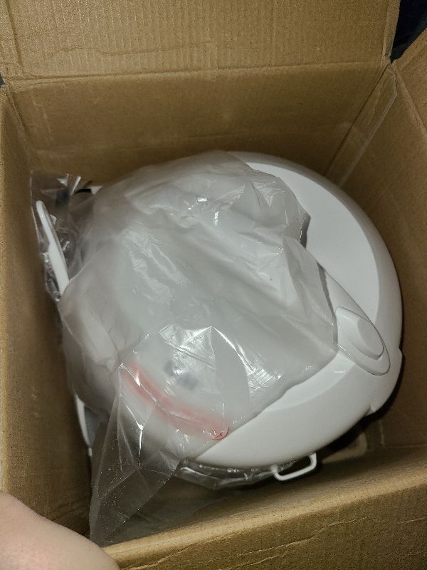 Photo 1 of Aroma Housewares 8-Cup (Cooked) (4-Cup UNCOOKED) Digital Rice Cooker and Food Steamer (ARC-914D),White