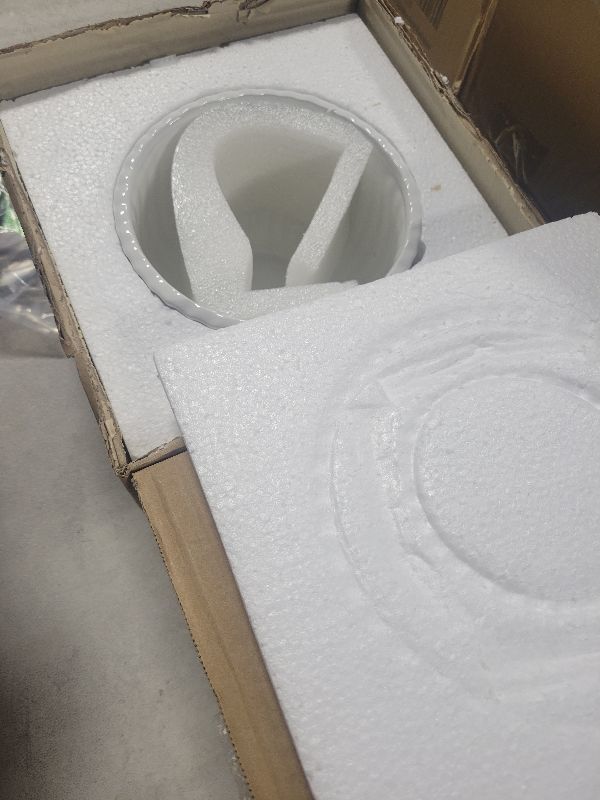 Photo 1 of **ONLY ONE POT**
Yesland Ceramic Flower Plant Pots with Saucer, Set of 3 in Different Sizes, Modern Round Ceramic Succulent Planter Pots with White Stripe Texture for Garden