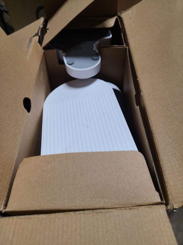 Photo 1 of GJEASE Smart Pet Water Fountain No Filter,Wireless Cat Water Fountain Cordless,Battery Operated Filterless Cat Water Fountain