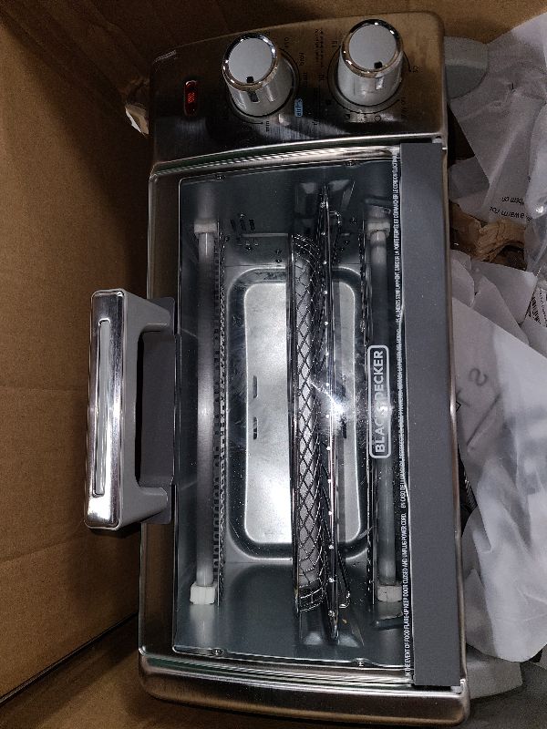 Photo 1 of BLACK+DECKER Crisp N Bake Air Fry 4-Slice Toaster Oven, Gray, TO1785SG