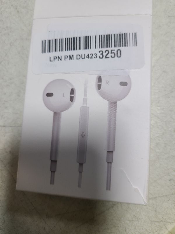 Photo 1 of 2 Packs USB C Headphones for iPhone 16/15 Pro Max Plus Type C Earbuds Wired Earphones with Mic & Remote Control Noise Cancelling for iPhone 16/15 pro, iPad Pro, Galaxy S23/S22/S21/S20/Ultra Note 10/20