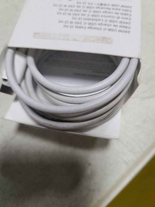 Photo 1 of Apple USB-C Woven Charge Cable (2 m) ???????