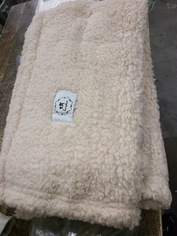 Photo 1 of 1 Pack 3 Calming Blankets Fluffy Premium Fleece Pet Blanket Soft Sherpa Throw for Dog Puppy Cat Beige Small (23" x16'')