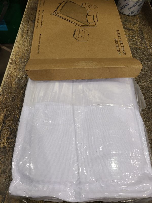 Photo 1 of OhGeni 100% Waterproof Mattress Protector, King Size, Fitted Sheet with Deep Pockets, 6''-18'', Premium Noiseless Breathable Soft Material, Mattresses Cover for Bed
