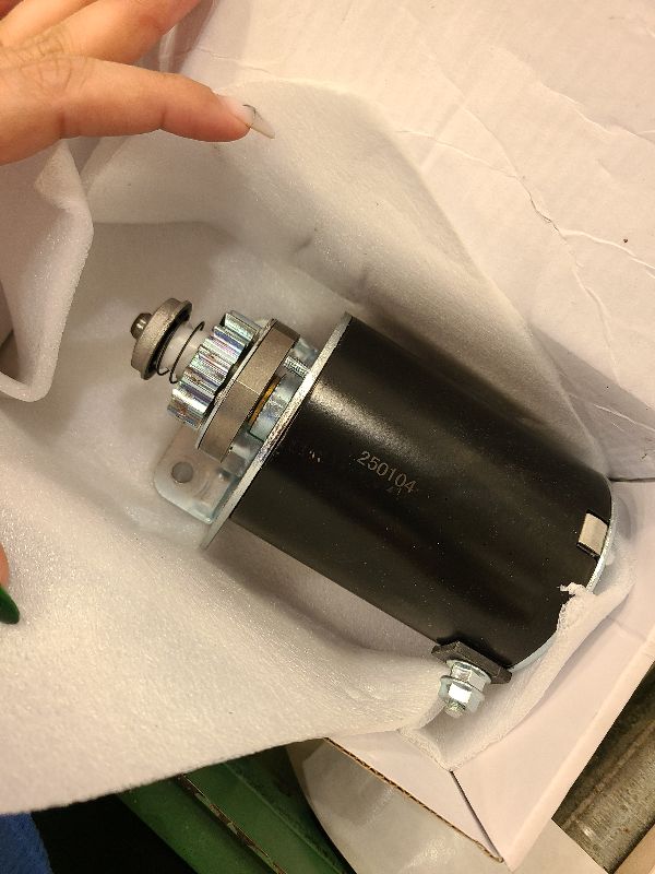 Photo 1 of 14 Teeth Starter Motor Replacement for Cub Cadet 14.5 16 16.5 17 17.5 18 18.5 HP Cub Cadet 11 16 18 RTZ LT1018 John Deere D100 105 L100 New Holland Toro LA105 LA110 LA115 LA125 693551 LG693551