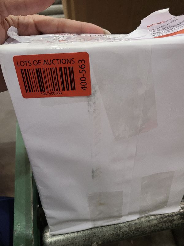 Photo 1 of 1 Ream - 500 Sheets Staples Poly Wrapped, White Multipurpose/Copy/Laser/Printer Paper, 20lb, 92 Bright