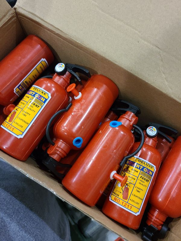 Photo 1 of 50 Pcs 4 Inch Fire Extinguisher Squirt Toys Realistic Firefighter Toys Fun Fireman Squirters for Party Favors Summer Gift Swimming Pool Beach Outdoor Cosplay Props Boys Girls
