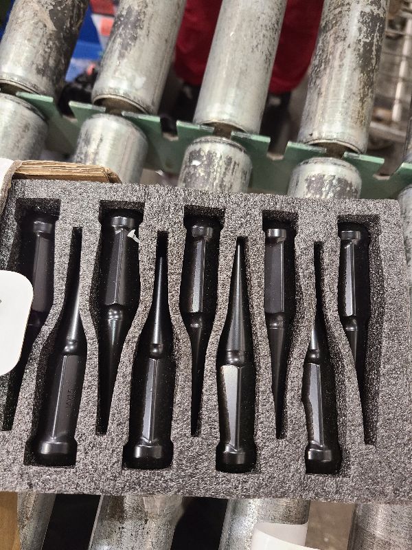 Photo 1 of 14mmx1.5 Spike Lug Nuts for Chevy Silverado 1500, Black 4.4" Tall Conical Bulge Seat Spiked Lug Nuts 6x5.5 Chevy, Conical Bulge Seat Nut with 1 Socket Key Fit Sierra 1500 F150 Expedition Ram 1500 6Lug
