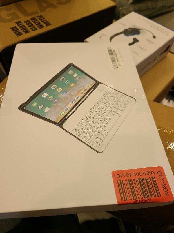 Photo 1 of aoub Keyboard Case for iPad (A16) 11th Gen 11 Inch 2025, iPad 10th Generation 10.9 inch 2022 with Pencil Holder, Stand Folio Detachable Wireless Bluetooth Rechargeable Keyboard, Light Green