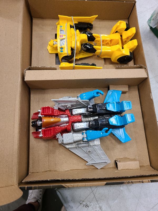 Photo 1 of Transformers Toys Heroes and Villains Bumblebee and Starscream 2-Pack Action Figures - for Kids Ages 6 and Up, 7-inch (Amazon Exclusive)