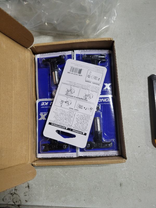 Photo 1 of 10 Pcs Spray Tips Reversible Spray Tip Airless Spray Nozzles for Airless Paint Spray Guns and Airless Sprayer Spraying Machine (109, 209, 211, 311, 315, 415, 417, 515, 517, 621)